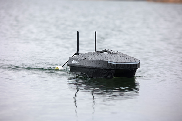 CatchX Black Samurai Bait Boat